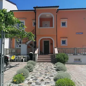 https://apartmani-bulajic.primorje-gorskikotar.com