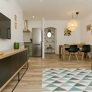 https://apartment-lara-trogir.hotels-in-trogir.com