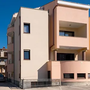 Bobi Apartament